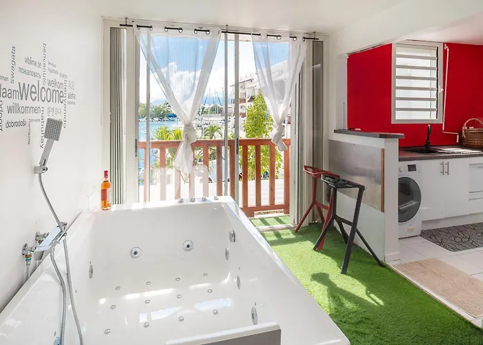 EBT Housse, appartement, jacuzzi vue mer, 10 min aéroport et port